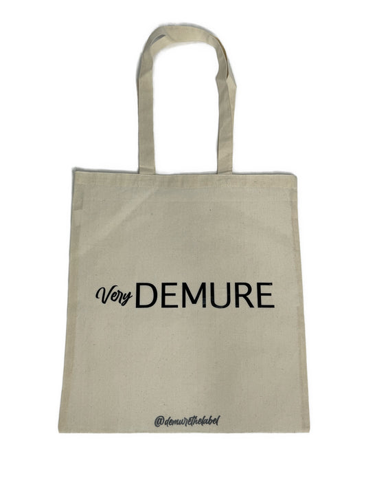 VERY DEMURE TOTE